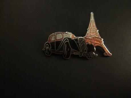 Citroën Traction Avant bij Eiffeltoren, Parijs